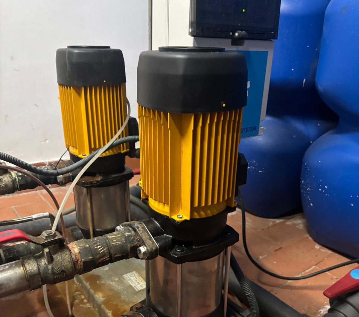 Bombas de agua doméstica e industrial instalada en Almazora